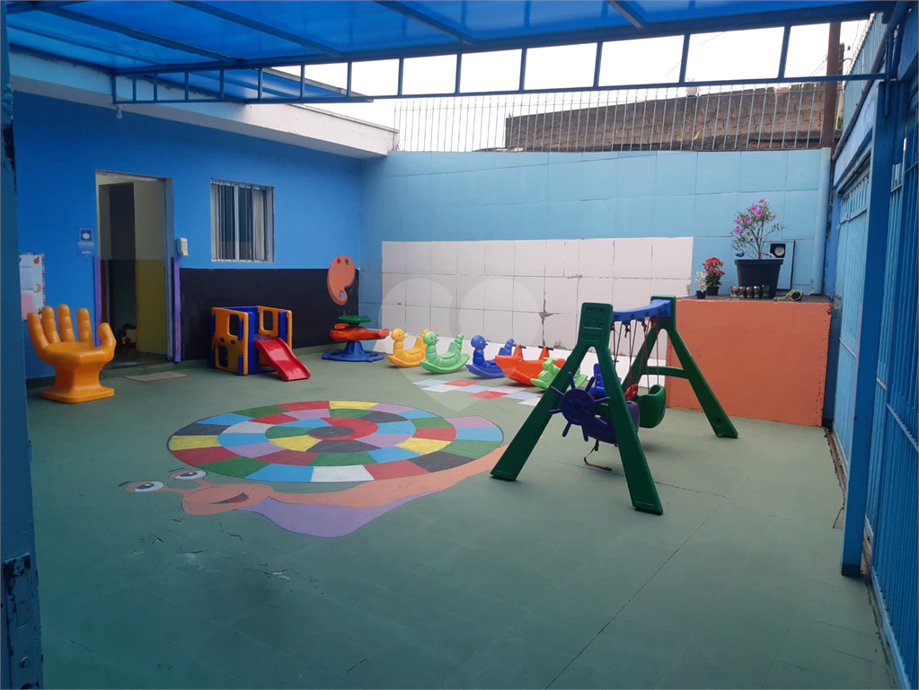Casa assobradada a venda no Bairro Cachoeirinha 460m²