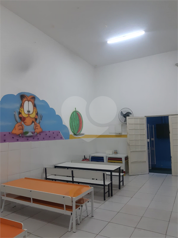 Casa assobradada a venda no Bairro Cachoeirinha 460m²