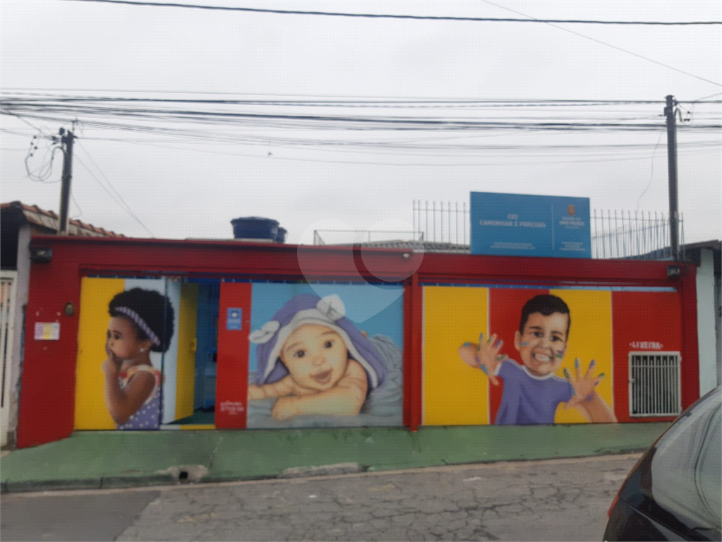 Casa assobradada a venda no Bairro Cachoeirinha 460m²