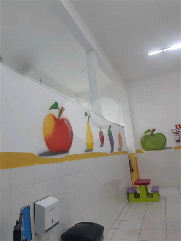 Casa assobradada a venda no Bairro Cachoeirinha 460m²