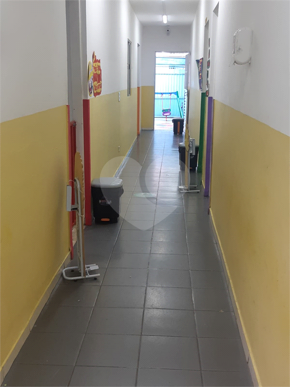 Casa assobradada a venda no Bairro Cachoeirinha 460m²
