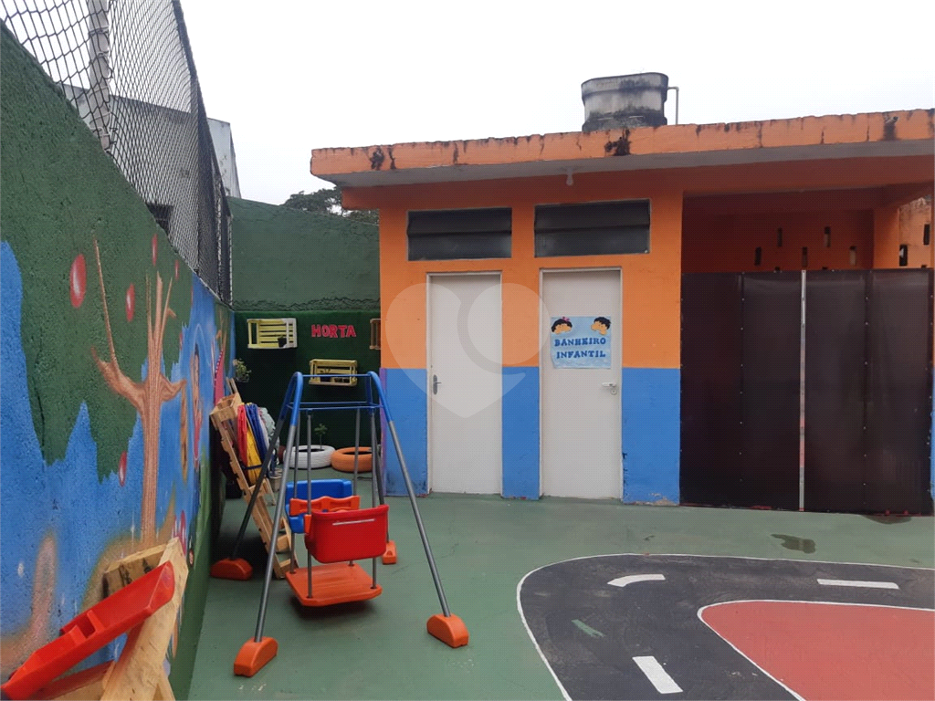 Casa assobradada a venda no Bairro Cachoeirinha 460m²
