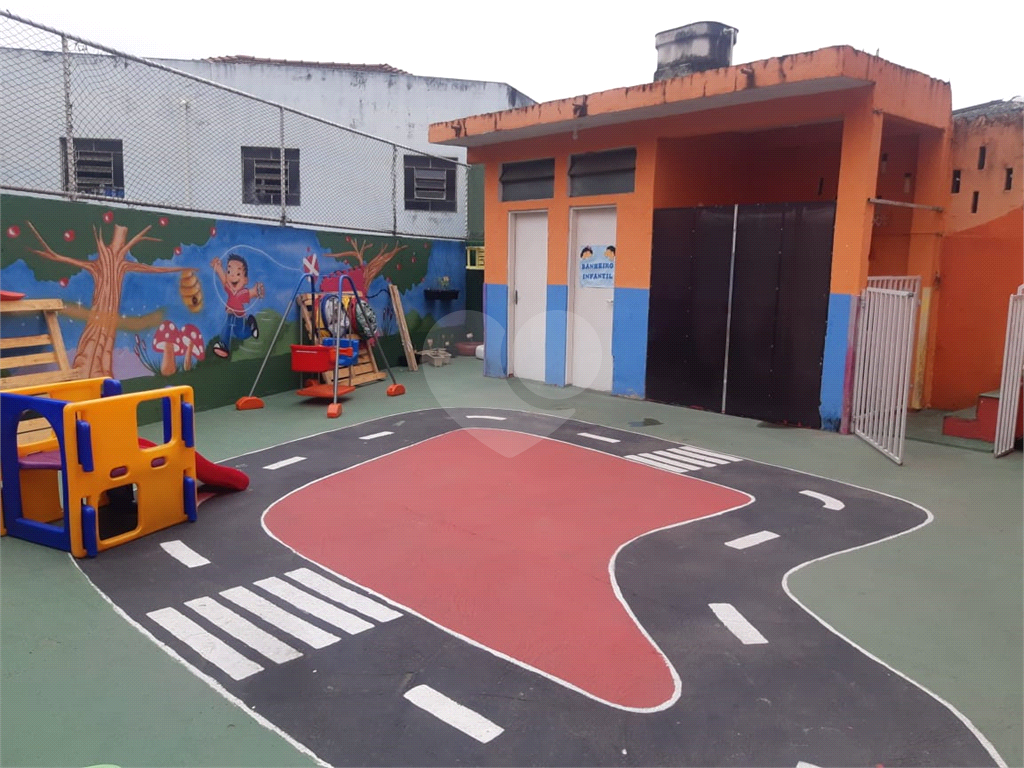 Casa assobradada a venda no Bairro Cachoeirinha 460m²