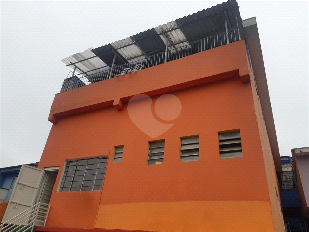 Casa assobradada a venda no Bairro Cachoeirinha 460m²