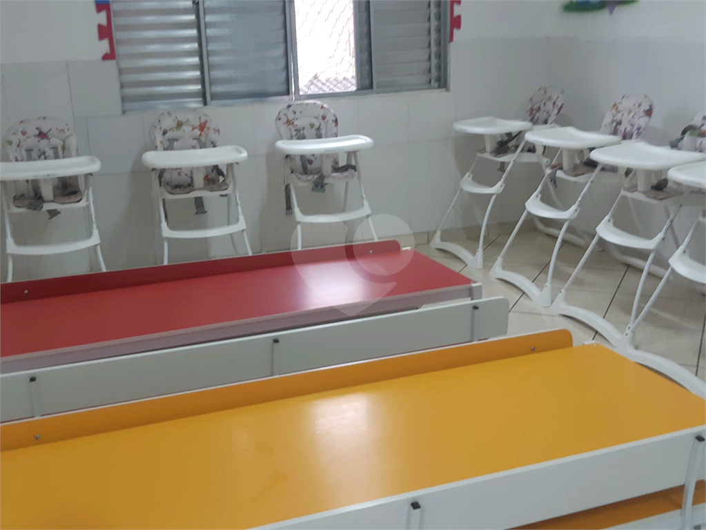 Casa assobradada a venda no Bairro Cachoeirinha 460m²