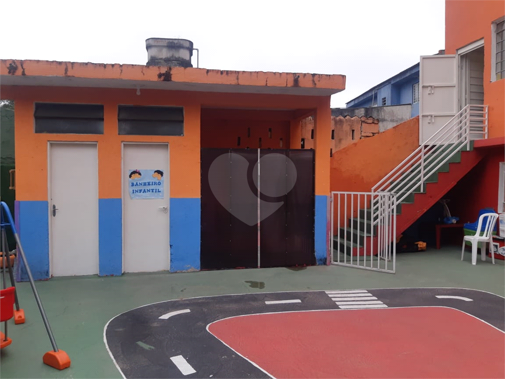 Casa assobradada a venda no Bairro Cachoeirinha 460m²