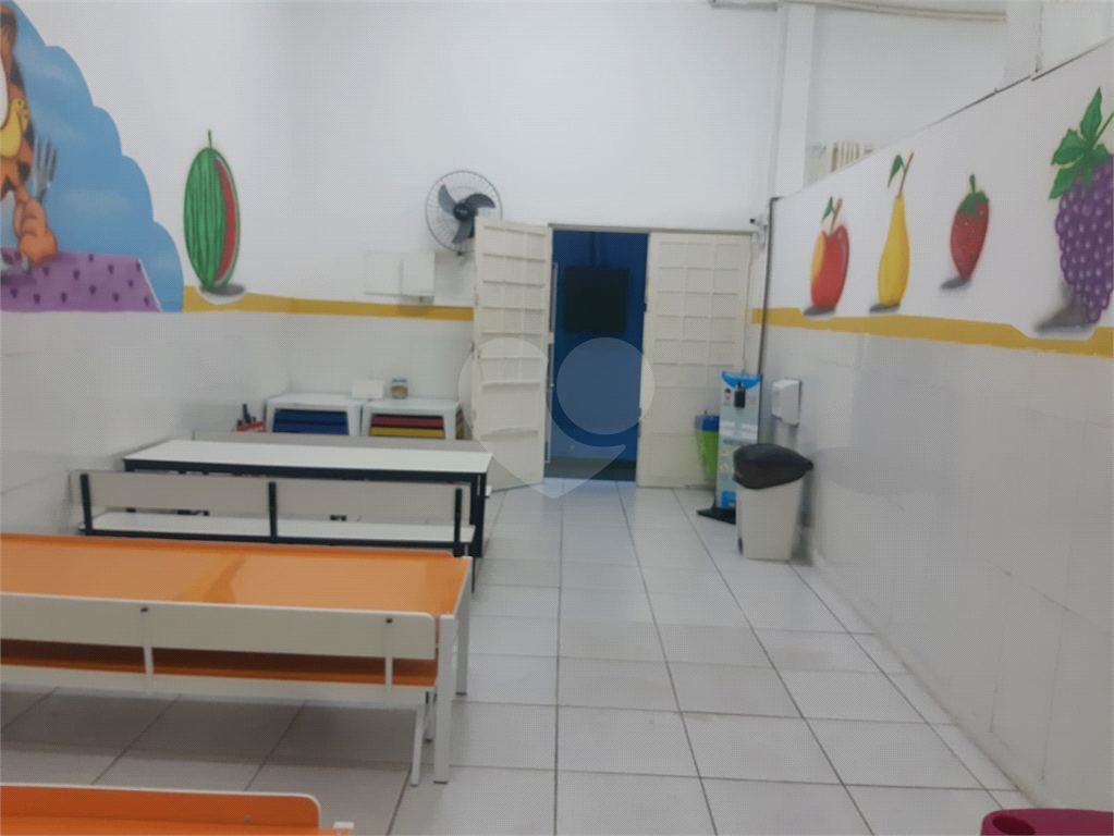 Casa assobradada a venda no Bairro Cachoeirinha 460m²