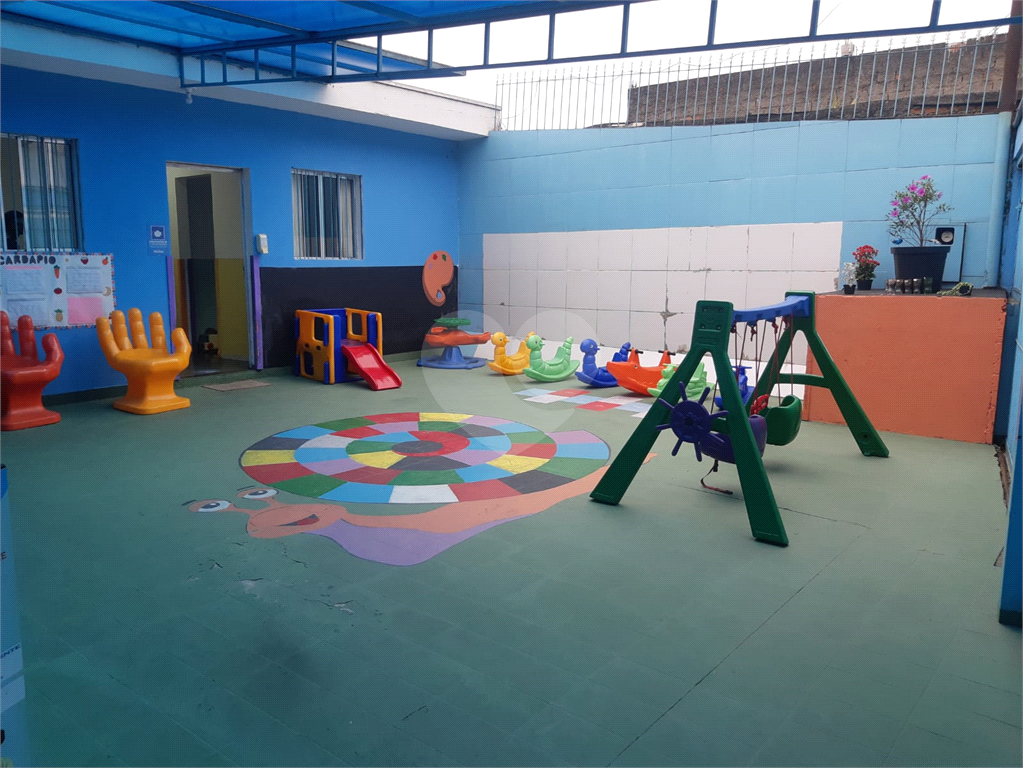 Casa assobradada a venda no Bairro Cachoeirinha 460m²