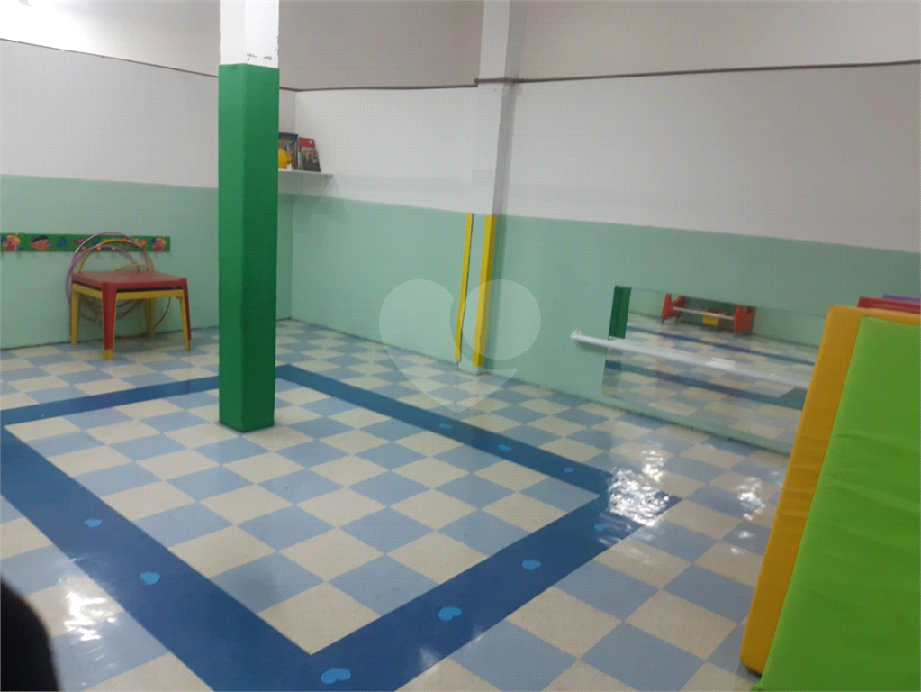 Casa assobradada a venda no Bairro Cachoeirinha 460m²