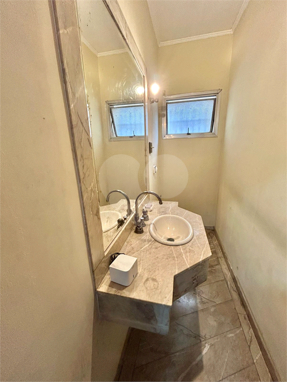Sobrado no Jardim São Paulo, 3 dormitórios 1 suíte, 6 vagas, piscina e churrasqueira 