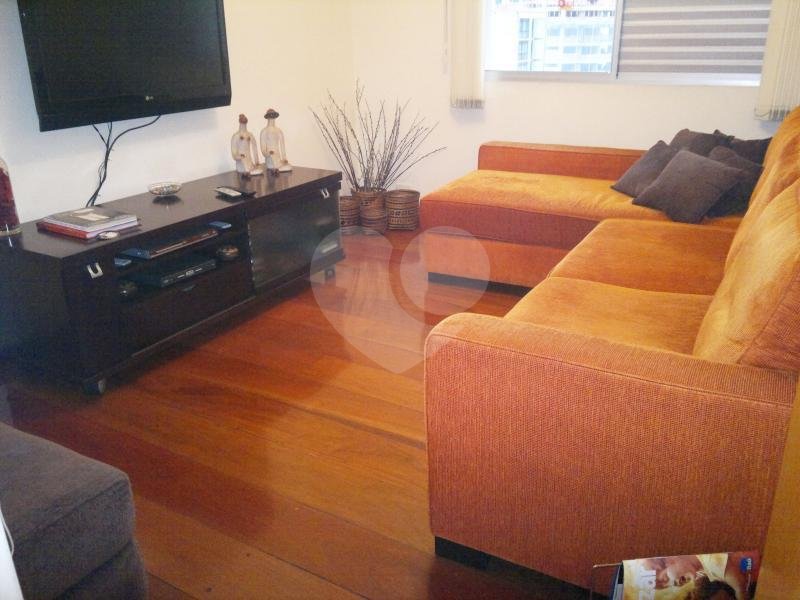APARTAMENTO em SANTANA
