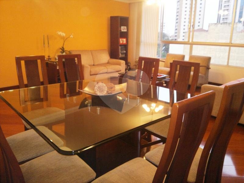 APARTAMENTO em SANTANA