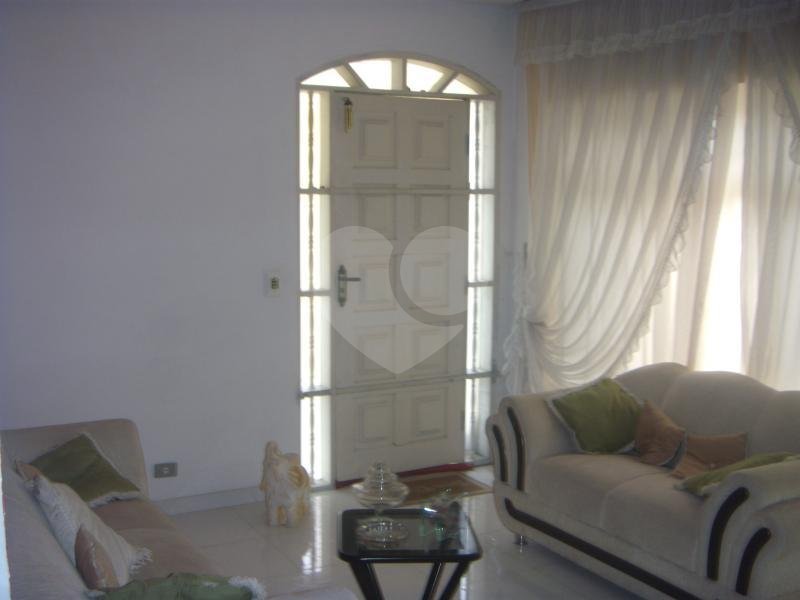 Casa com 6 Quartos para Venda no Tremembé.