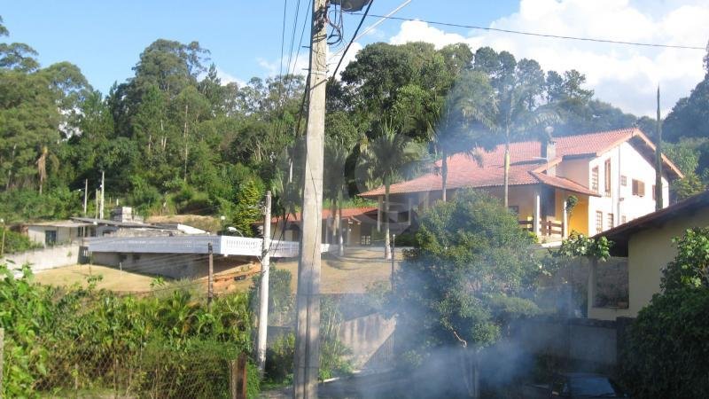 VENHA MORAR NA SERRA DA CANTAREIRA - MAGNÍFICA VIVENDA