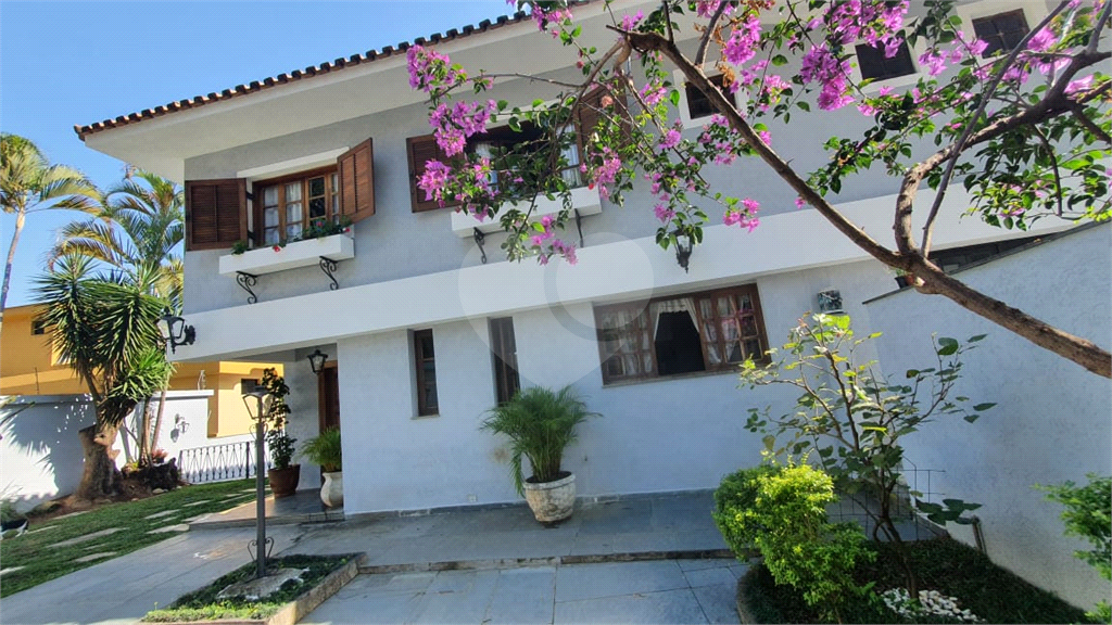SOBRADO NO JARDIM BIBI VENDA OU LOCAÇÃO