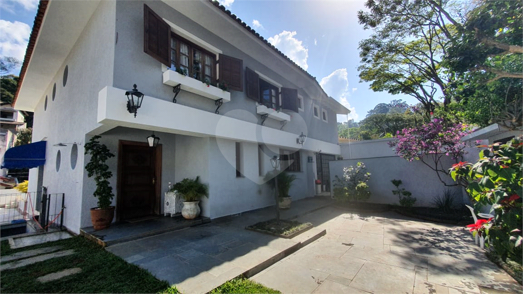 SOBRADO NO JARDIM BIBI VENDA OU LOCAÇÃO
