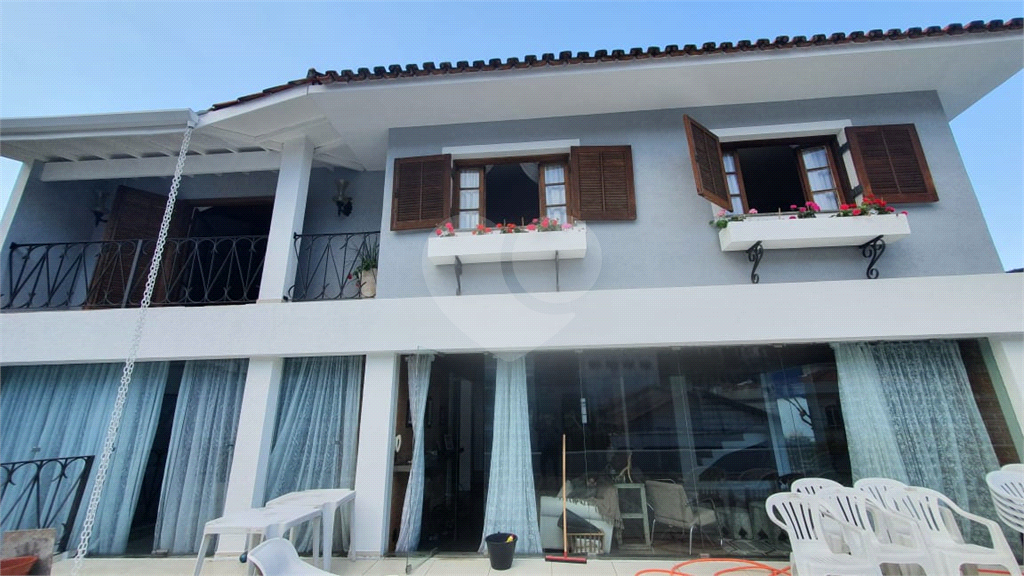 SOBRADO NO JARDIM BIBI VENDA OU LOCAÇÃO