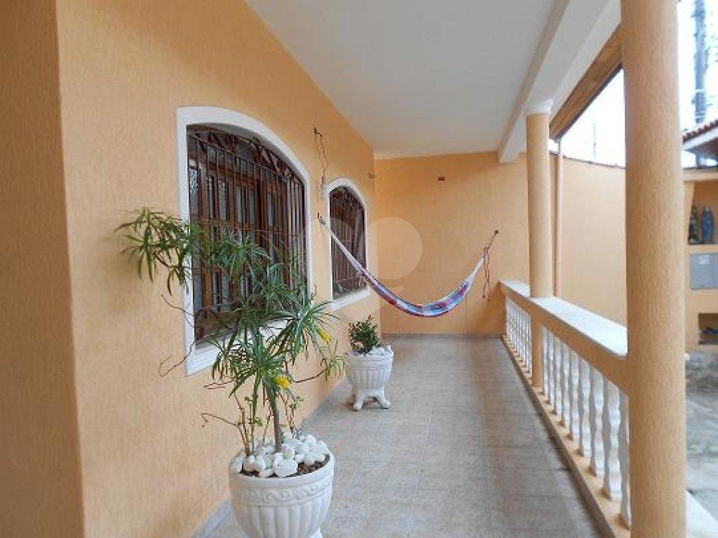 CASA TÉRREA VENDA NO PQ. EDU CHAVES - 4 DORMS (2 SUÍTES), QUINTAL E 6 VAGAS DE GARAGEM