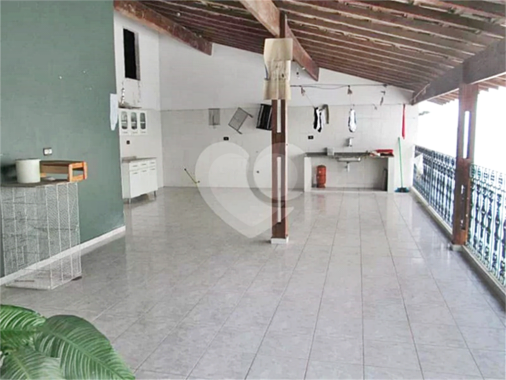 Sobrado Tremembé | 580m² | 6 Dormitórios (4 Suítes) | 8 Vagas | Salão de Festas