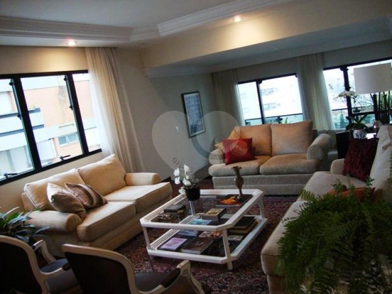 Apartamento à venda com 4 quartos, 210m² - Foto 2