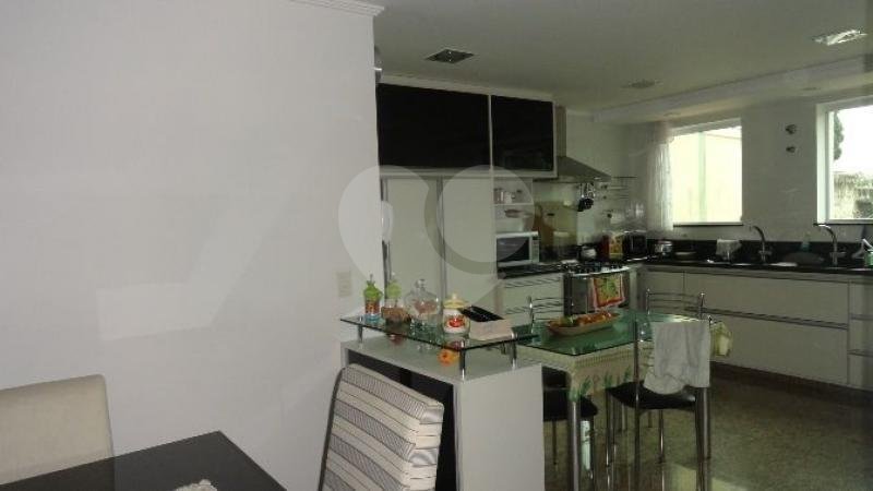 Sobrado à venda com 3 quartos, 245m² - Foto 13