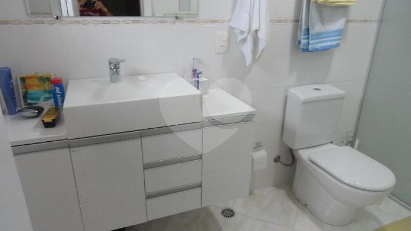 Sobrado à venda com 3 quartos, 245m² - Foto 24