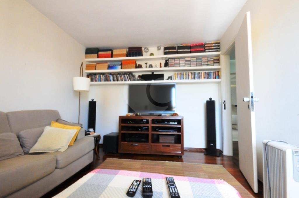 Apartamento à venda com 3 quartos, 193m² - Foto 9