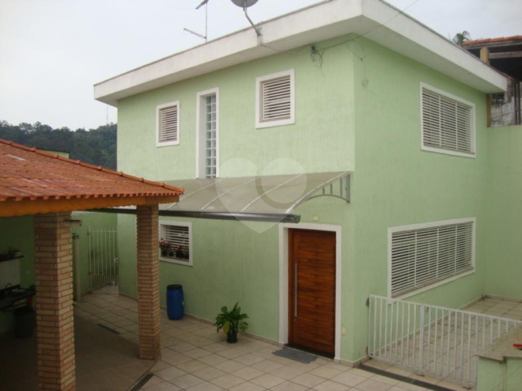 Sobrado à venda com 2 quartos, 200m² - Foto 1