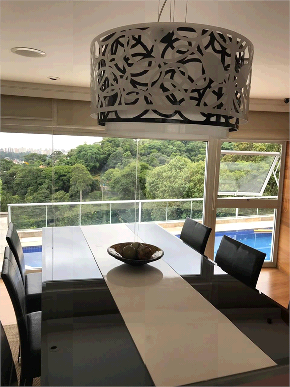 Mansão ao pé da Serra da Cantareira 800m² área construída