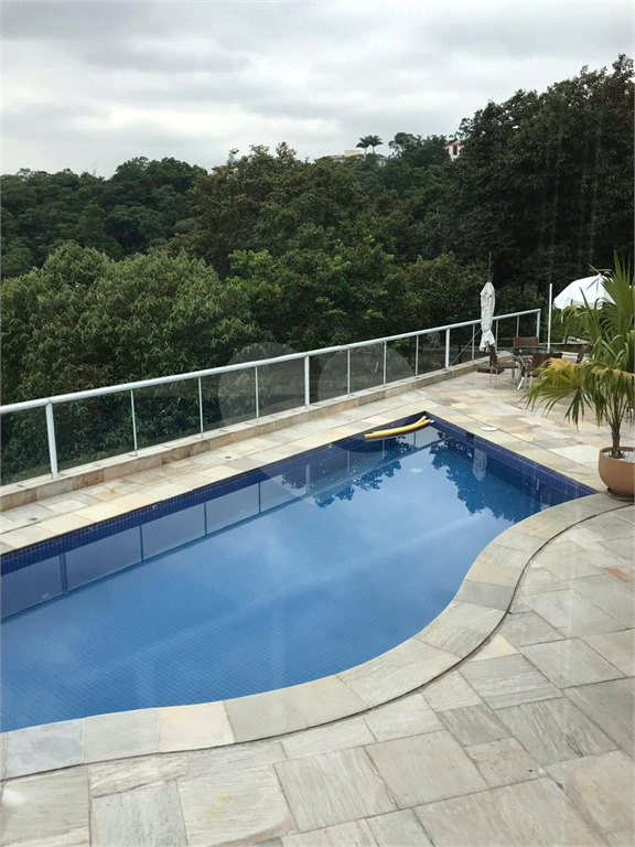 Mansão ao pé da Serra da Cantareira 800m² área construída