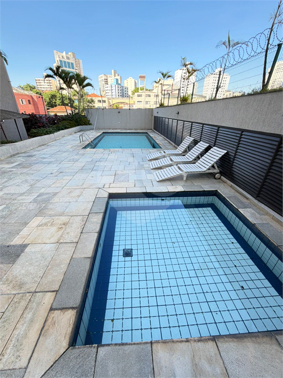 Apartamento Alto de Santana 170m², 3 suítes, clássico com piso madeira.
