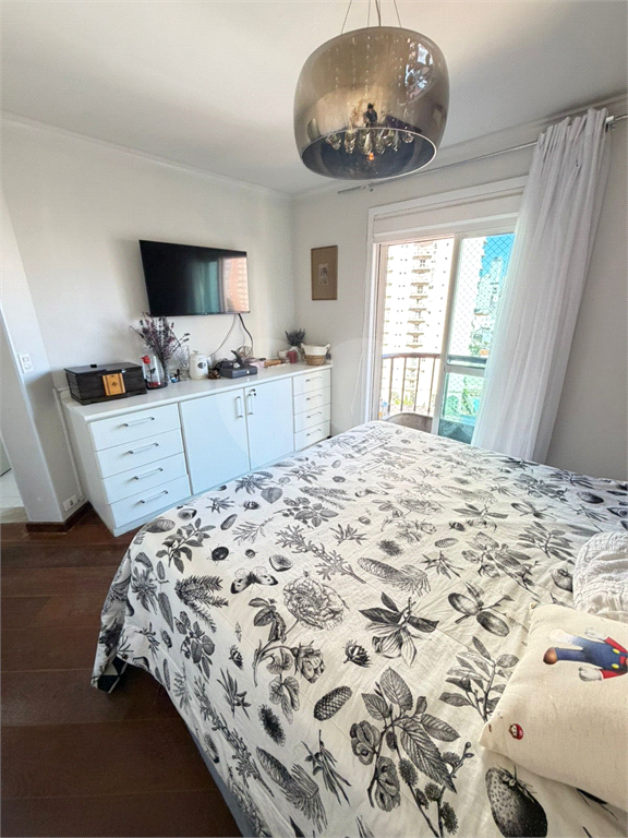 Apartamento Alto de Santana 170m², 3 suítes, clássico com piso madeira.