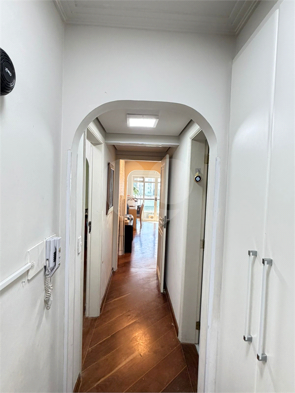 Apartamento Alto de Santana 170m², 3 suítes, clássico com piso madeira.