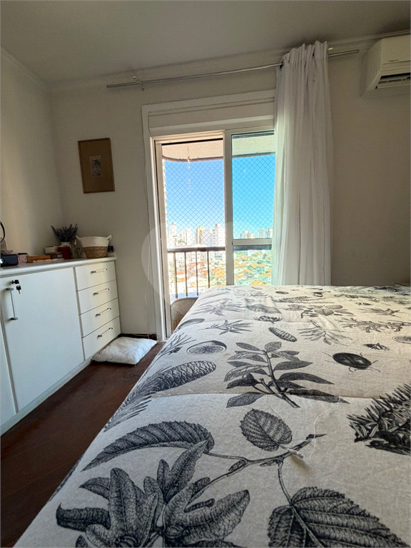 Apartamento Alto de Santana 170m², 3 suítes, clássico com piso madeira.