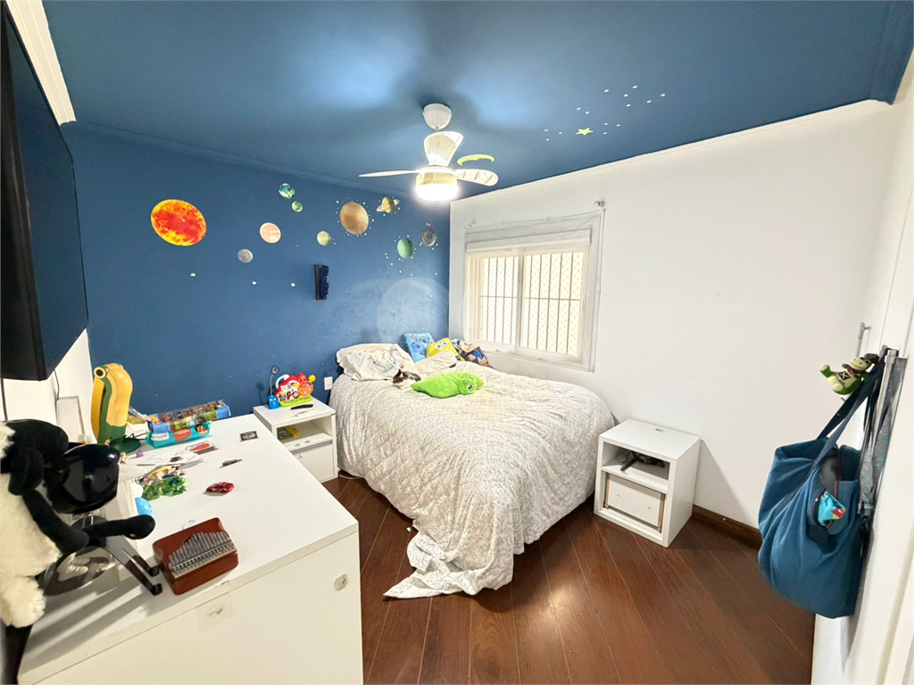 Apartamento Alto de Santana 170m², 3 suítes, clássico com piso madeira.