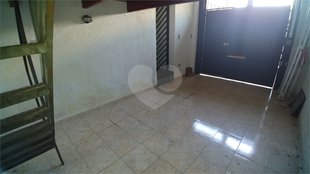 Sobrado à venda e aluguel com 4 quartos, 300m² - Foto 17