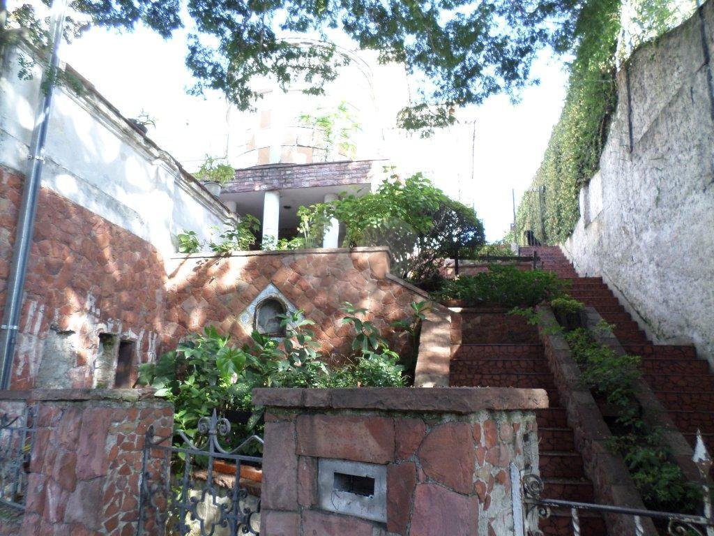 Terreno com Duas Casas 800m² em Santana | Área para incoropoção | Oportunidade