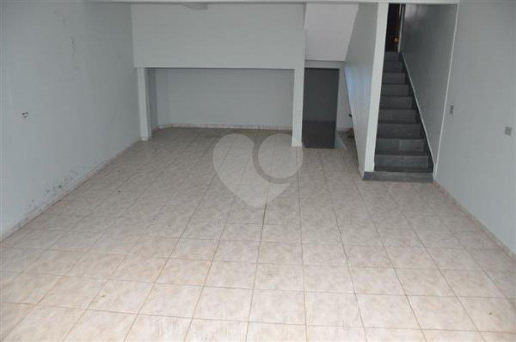 Vende Sobrado com 03 suítes - 03 vagas
