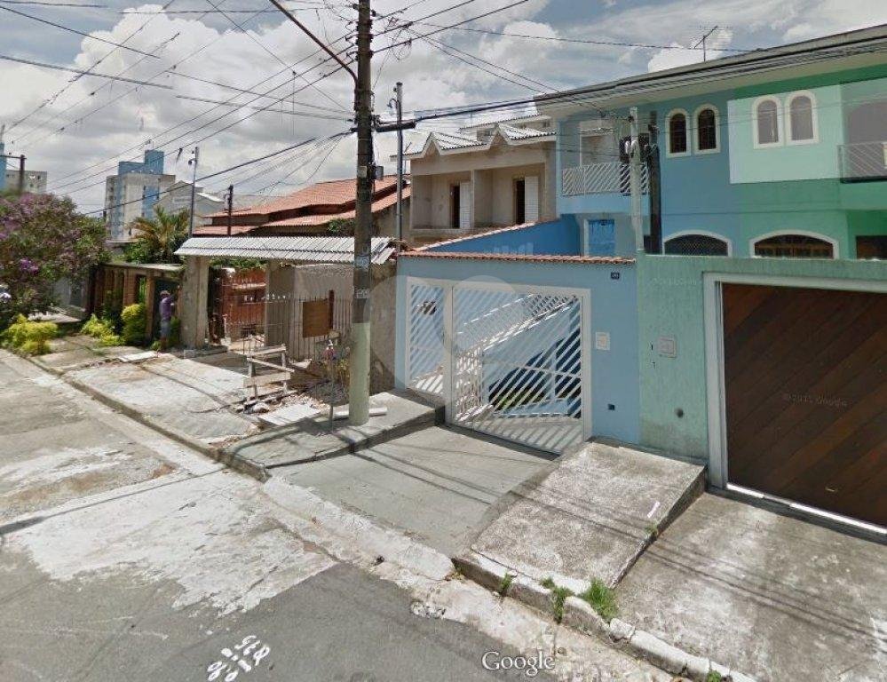 Vende Sobrado com 03 suítes - 03 vagas