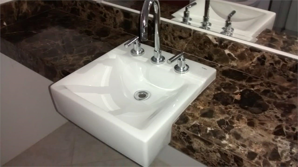 Casa com piscina no Horto Florestal