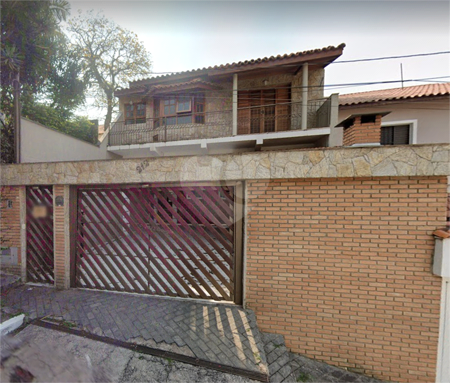 Casa com piscina no Horto Florestal