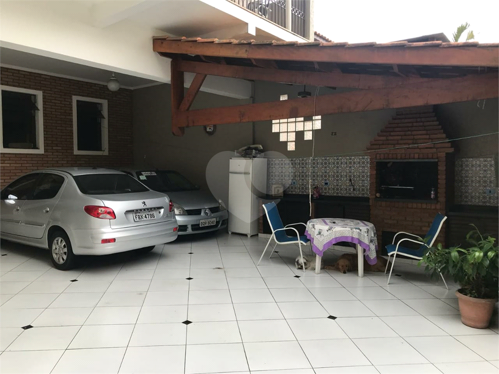 Casa com piscina no Horto Florestal