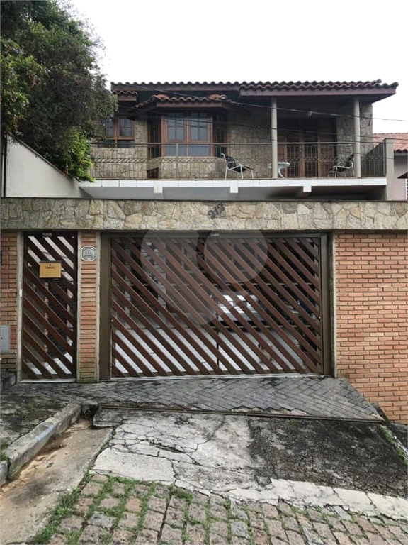 Casa com piscina no Horto Florestal