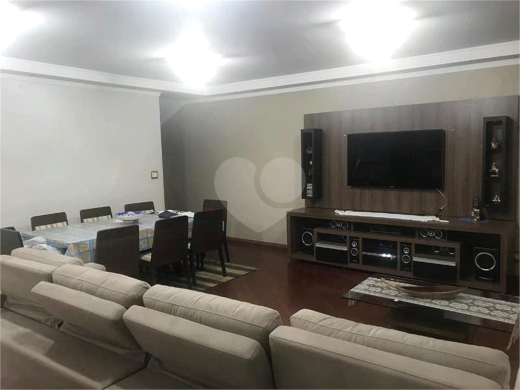 Casa com piscina no Horto Florestal