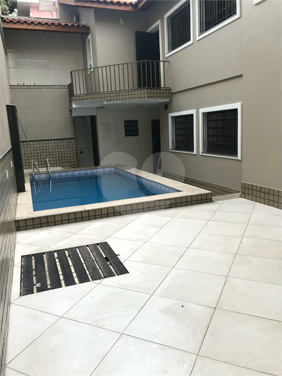 Casa com piscina no Horto Florestal