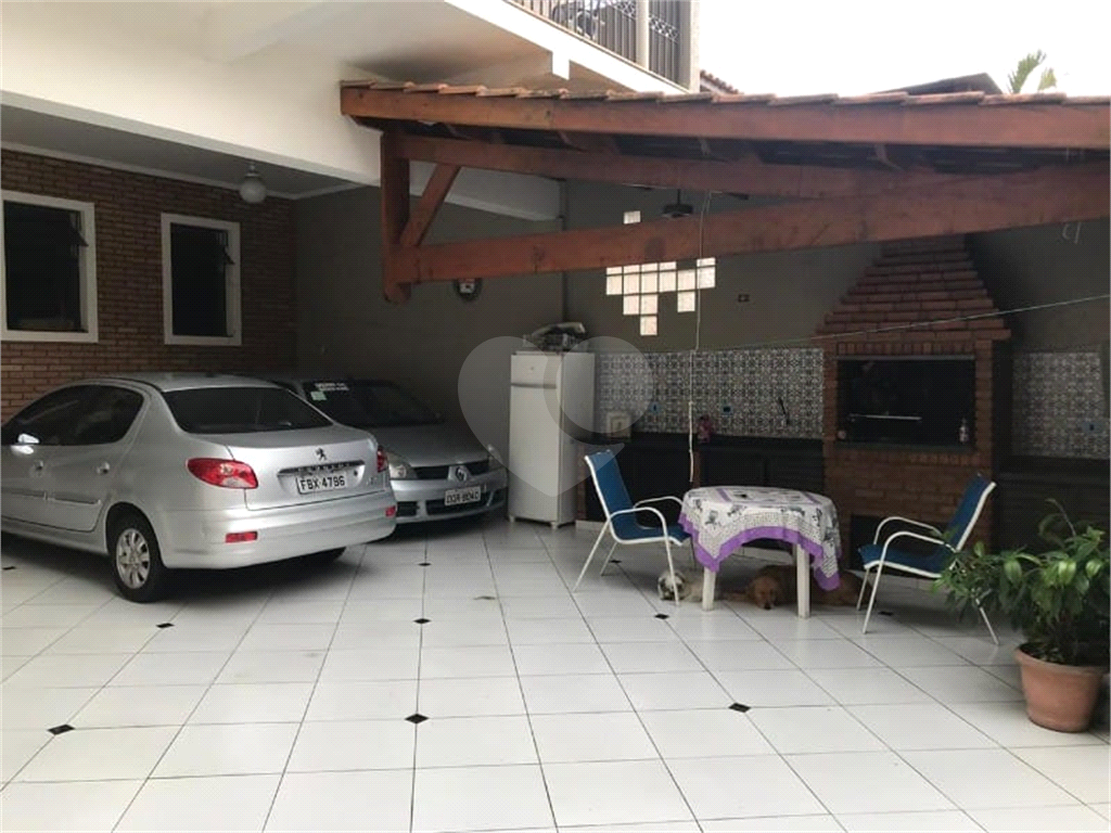 Casa com piscina no Horto Florestal