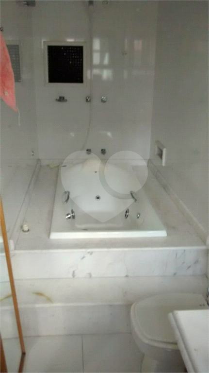 Casa com piscina no Horto Florestal