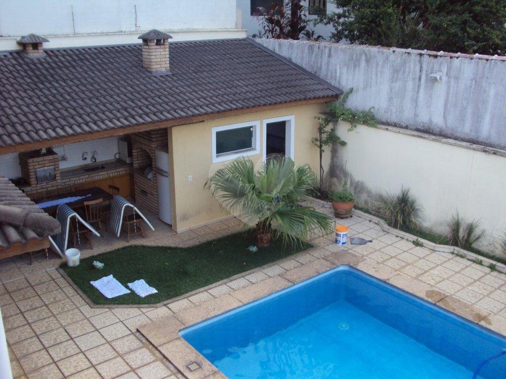 SOBRADO MARAVILHOSO A VENDA NO JARDIM FLORESTA (TREMEMBÉ) - 4 SUÍTES, PISCINA E 6 VAGAS DE GARAGEM