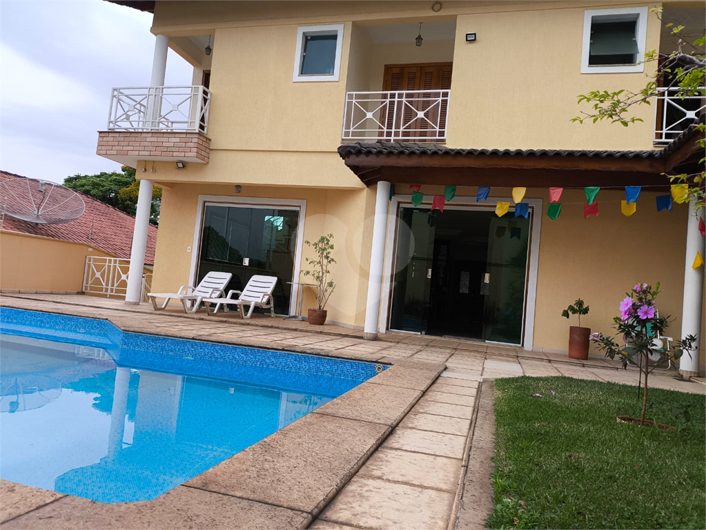 SOBRADO MARAVILHOSO A VENDA NO JARDIM FLORESTA (TREMEMBÉ) - 4 SUÍTES, PISCINA E 6 VAGAS DE GARAGEM