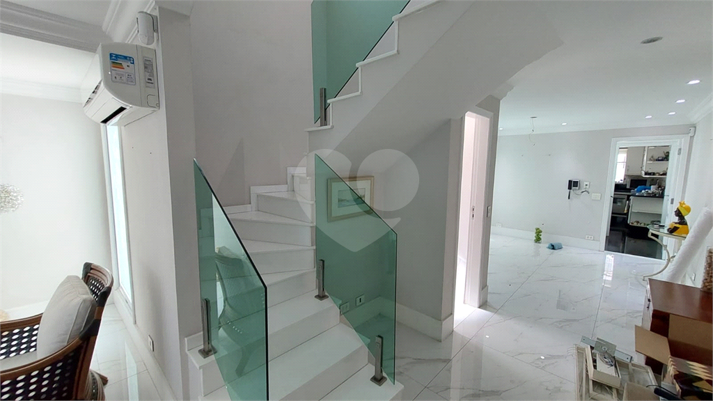 Sobrado à venda ou locação, Santana, elevador, churrasqueira, 3 suítes, 4 vagas e próximo da Braz Leme. São Paulo-SP